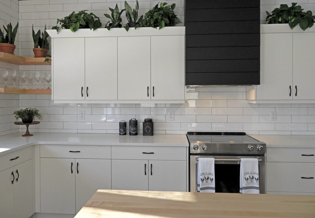 white-kitchen-cabinet-installation-petaling-jaya